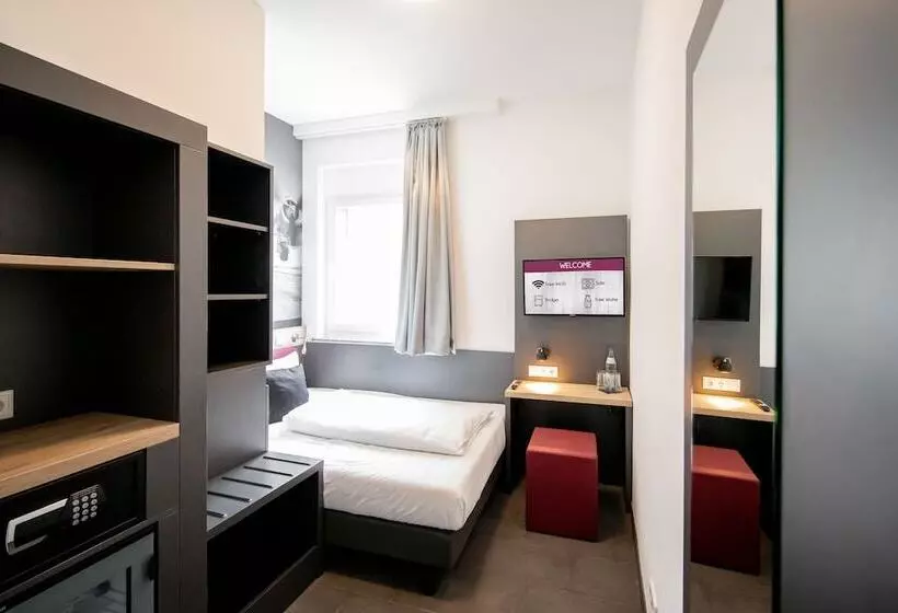 SMARTY Airport Cologne Hotel - KONTAKTLOSER SELF CHECK-IN