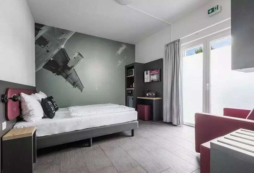 SMARTY Airport Cologne Hotel - KONTAKTLOSER SELF CHECK-IN