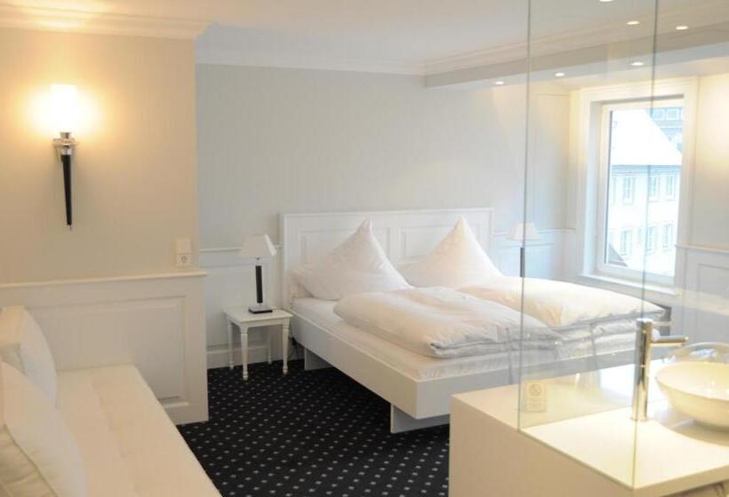 Boutique Hotel Am Rathaus   Reblaus