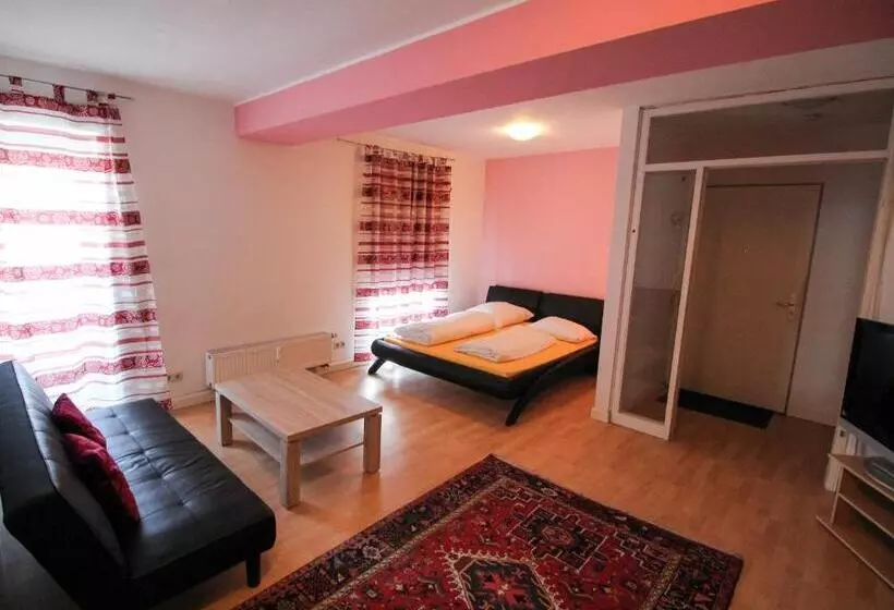 ホテル Ahrberg Viertel