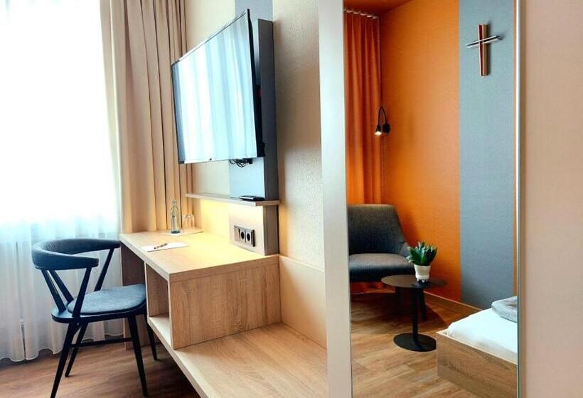 Отель Heinrich Pesch