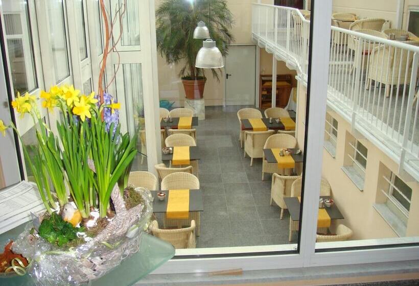 Отель Lindemann