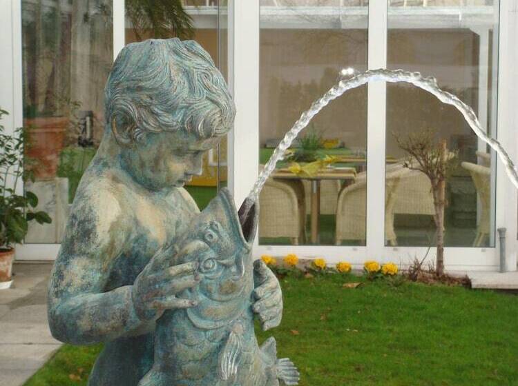 Отель Lindemann