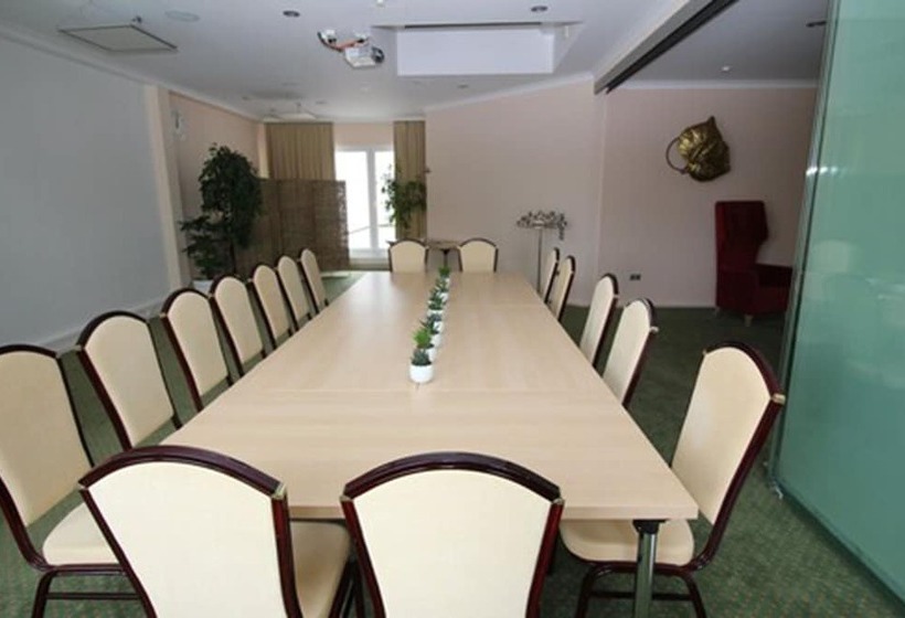 Отель Lindemann