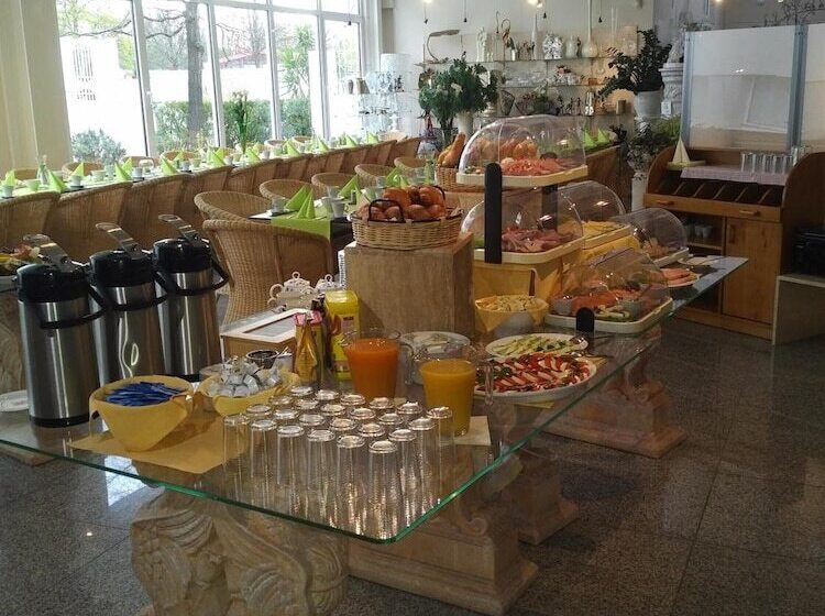 Отель Lindemann