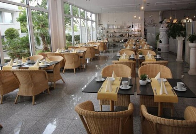 Отель Lindemann