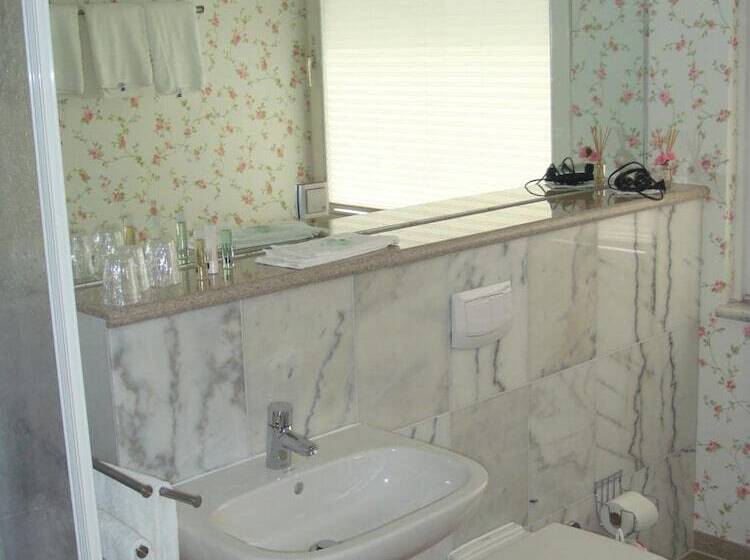 Отель Lindemann