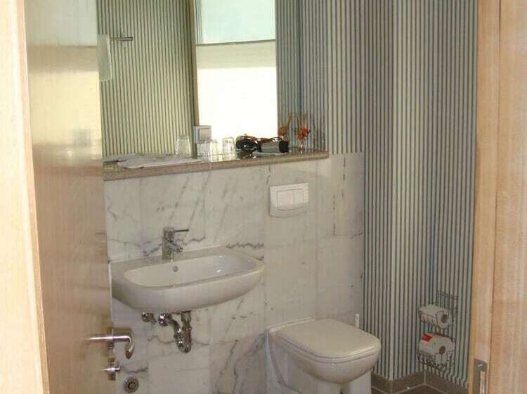 Отель Lindemann