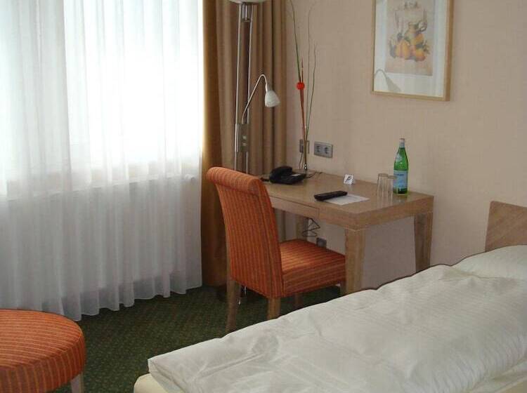 Отель Lindemann