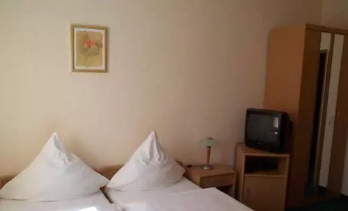 בית מלון כפרי Merkur Garni