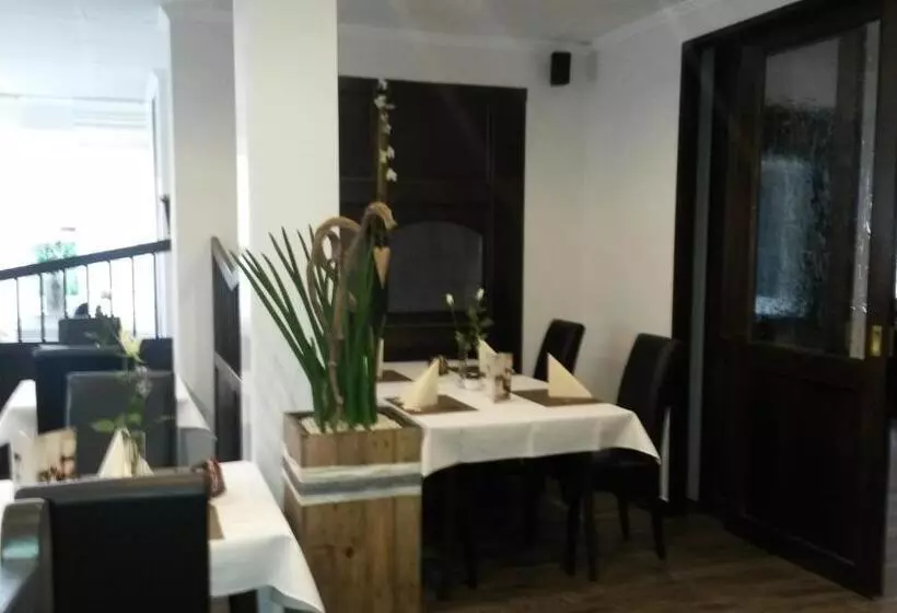 فندق Restaurant Zum Wacholderhain