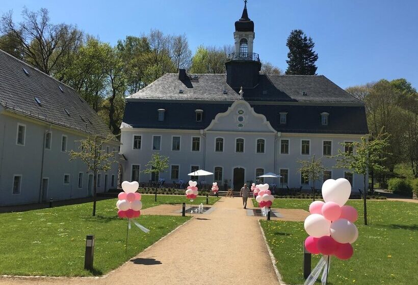 هتل Schloss Rabenstein