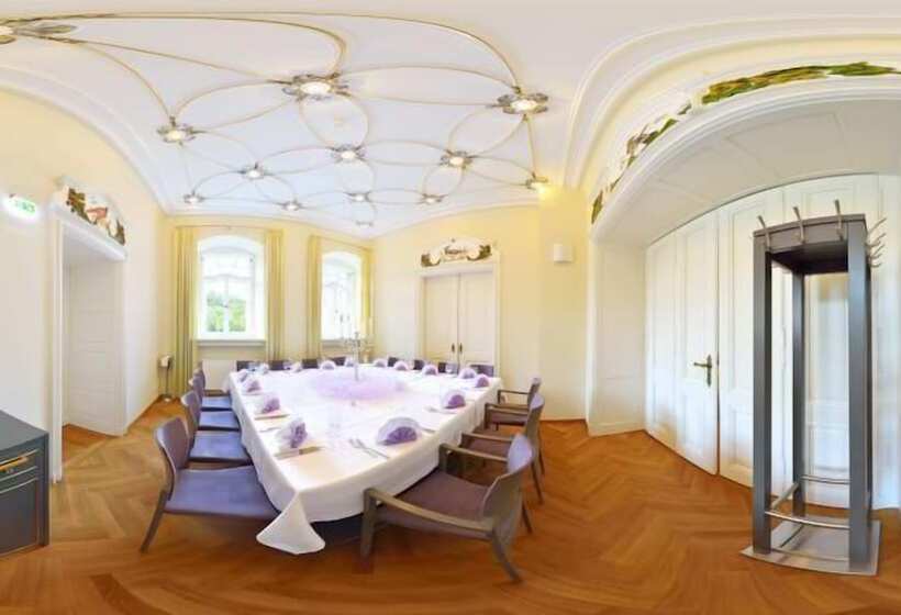 هتل Schloss Rabenstein