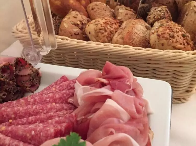 هتل Schloss Rabenstein