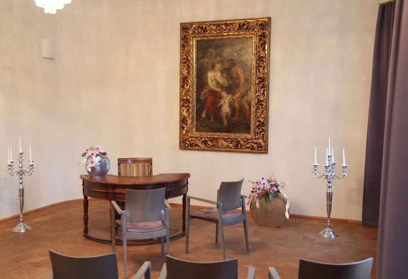 هتل Schloss Rabenstein