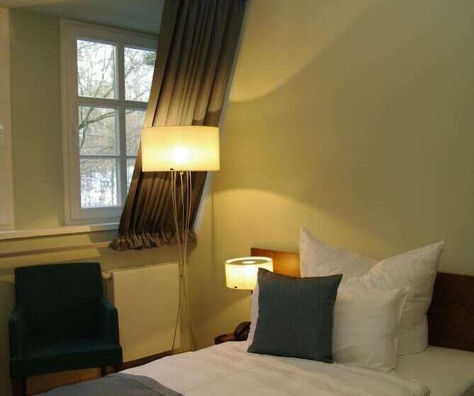 هتل Schloss Rabenstein