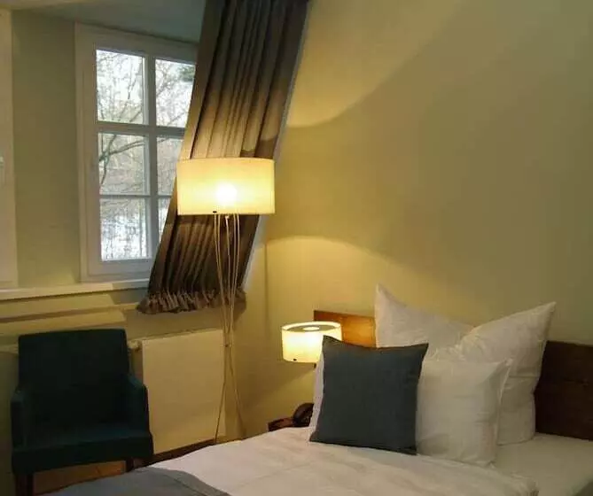 هتل Schloss Rabenstein