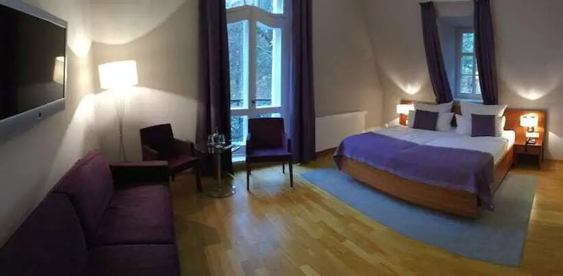 هتل Schloss Rabenstein