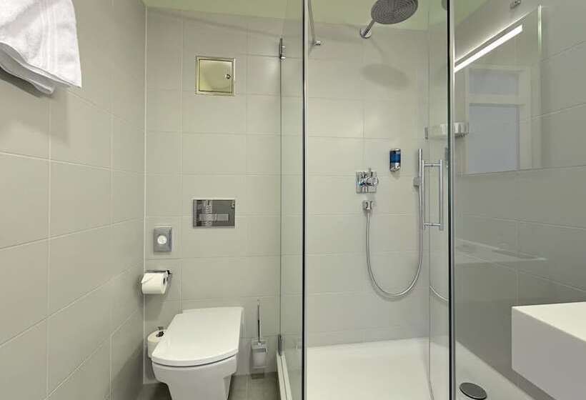 هتل Schloss Rabenstein