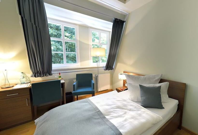 هتل Schloss Rabenstein