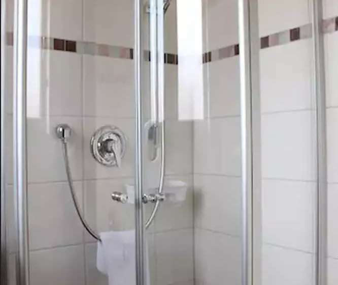 Sinzingers Krone Hotel Und Restaurant