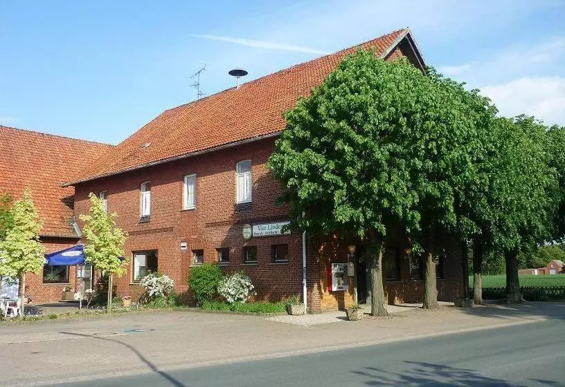 ホテル Vier Linden