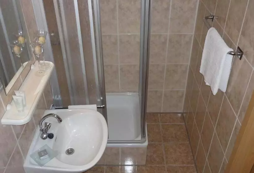 ホテル Vier Linden