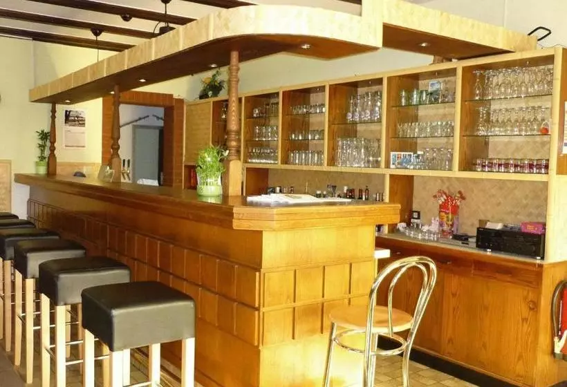 ホテル Vier Linden