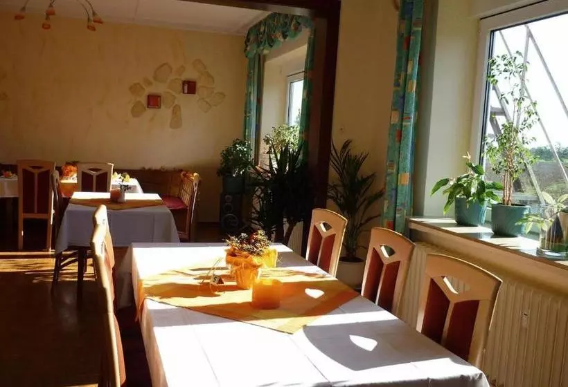 ホテル Vier Linden