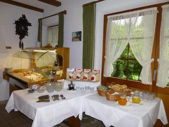 Hotelli Zum Hirschen