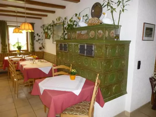 Hotelli Zum Hirschen