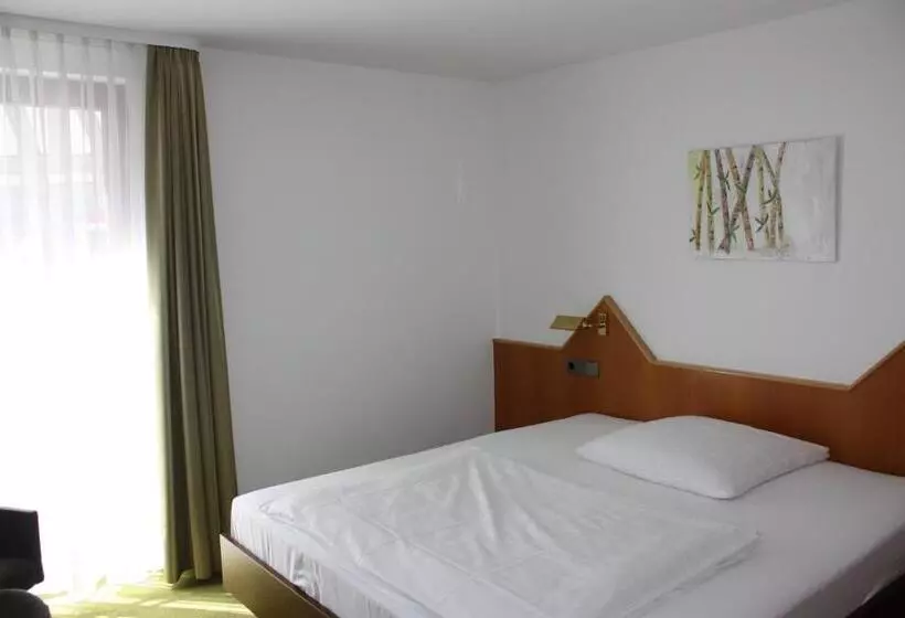 펜션 Landidyll Hotel Lamm