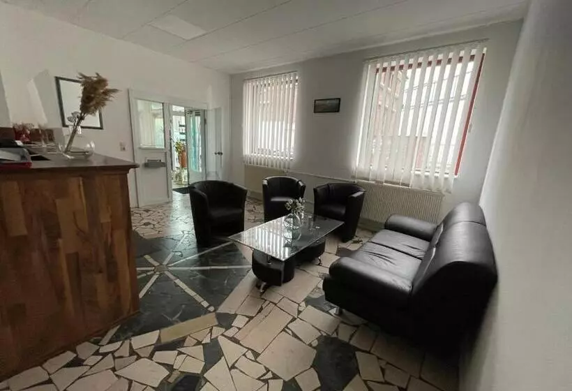 Tyros Hotel Und Gästehaus Am Weidendamm