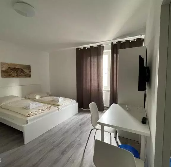 Tyros Hotel Und Gästehaus Am Weidendamm