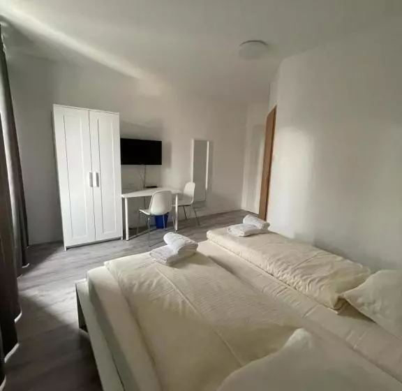 Tyros Hotel Und Gästehaus Am Weidendamm