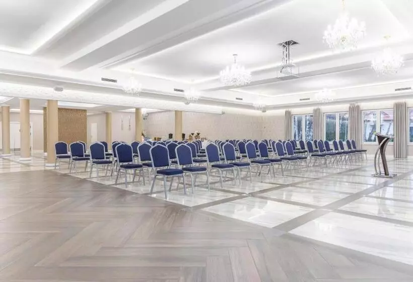 Отель Bursztyn Bernstein Spa & Wellness