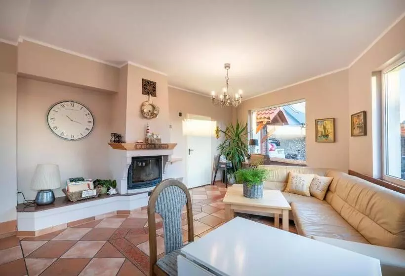 Hotelli Dom Atalia Wynajem Pokoi