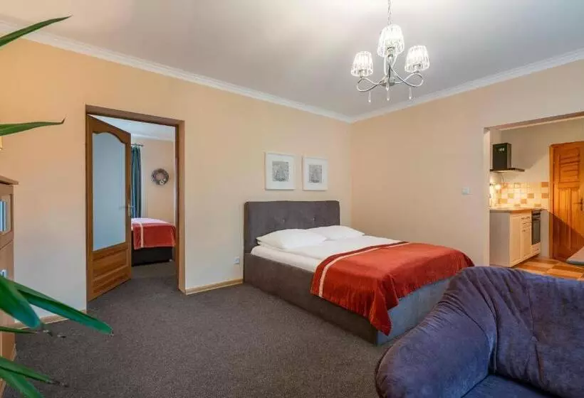 Hotelli Dom Atalia Wynajem Pokoi