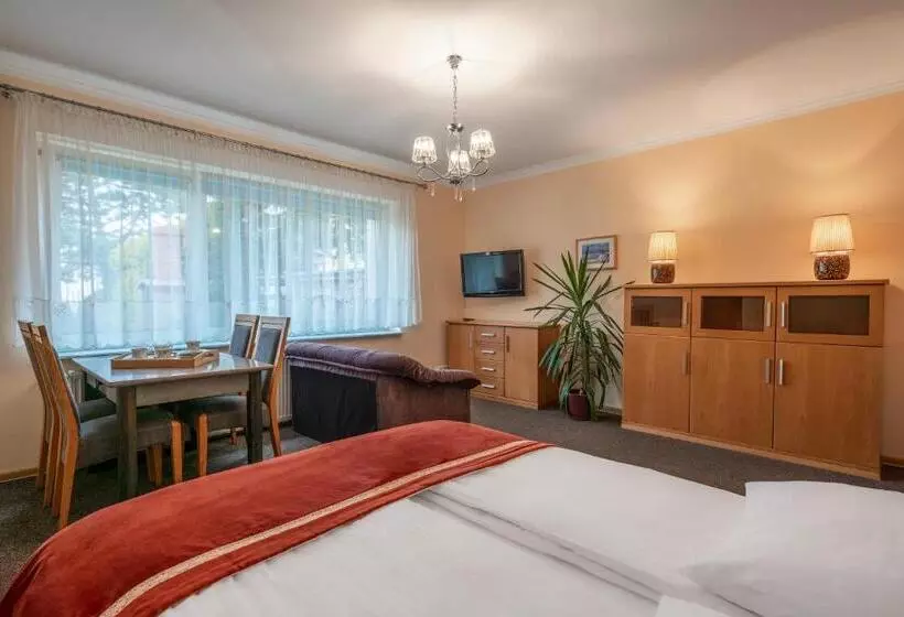 Hotelli Dom Atalia Wynajem Pokoi
