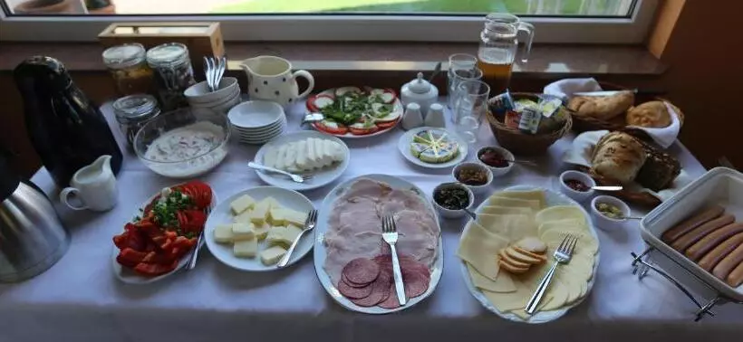 Hotelli Dom Atalia Wynajem Pokoi