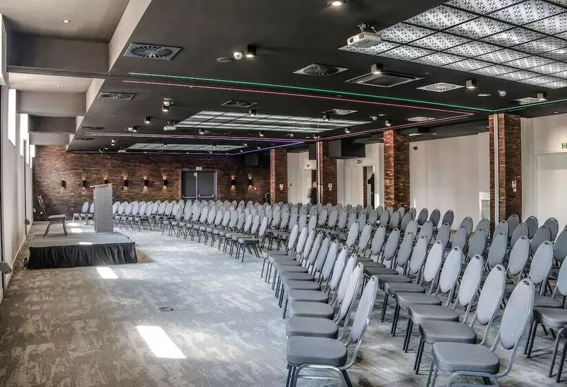 호텔 Europa Starachowice