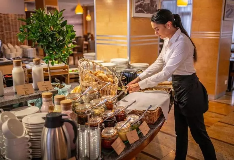 בית מלון כפרי Leda Spa   Adults Only