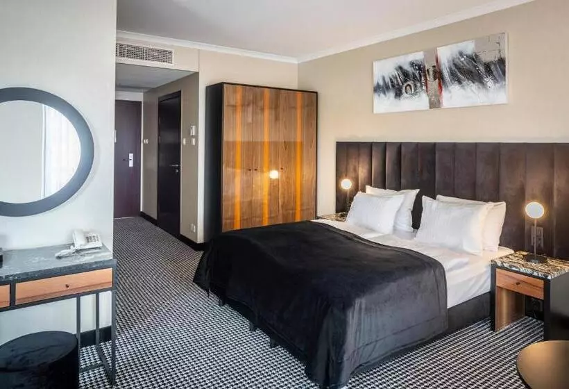 בית מלון כפרי Leda Spa   Adults Only