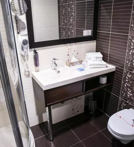 בית מלון כפרי Leda Spa   Adults Only