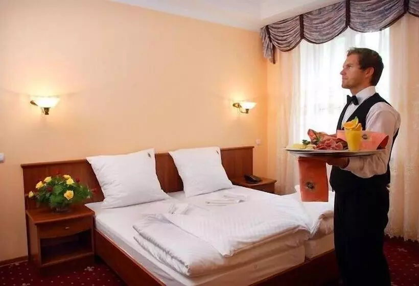 Hotelli Pałac Wiśniewski