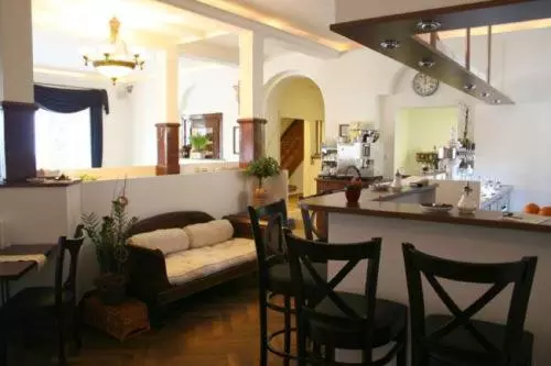 Отель Schlosshof Anno 1743