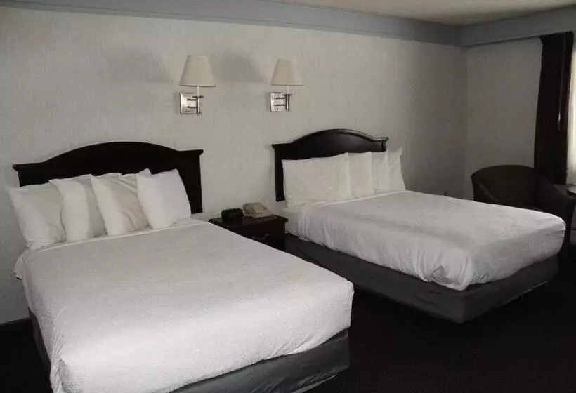 هتل Shiretown Inn & Suites