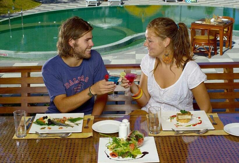 فندق Elephant Court Thekkady