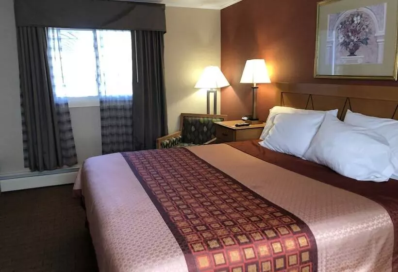 Отель Wilbraham Inn