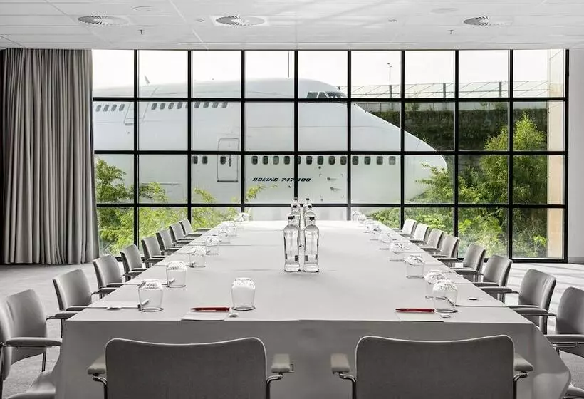 Corendon Apartments Amsterdam Schiphol Airport